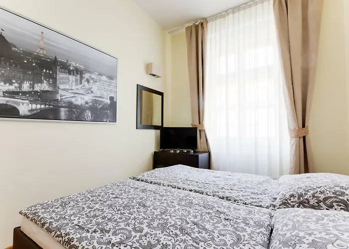 Halkova 5 *