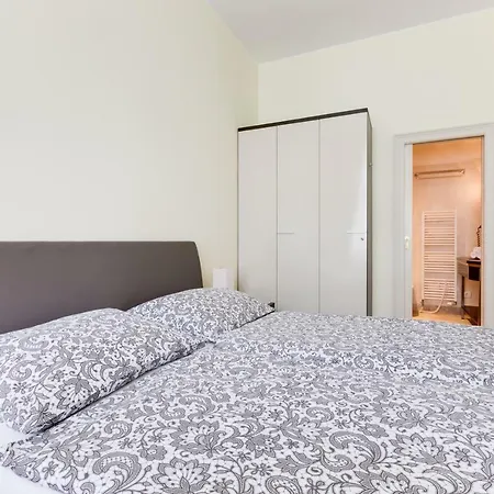 Halkova 5 * Prag