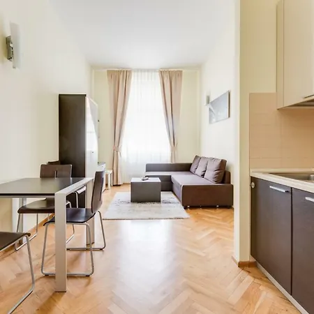 Hálkova 5 *