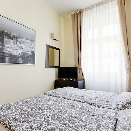 Hálkova 5 *